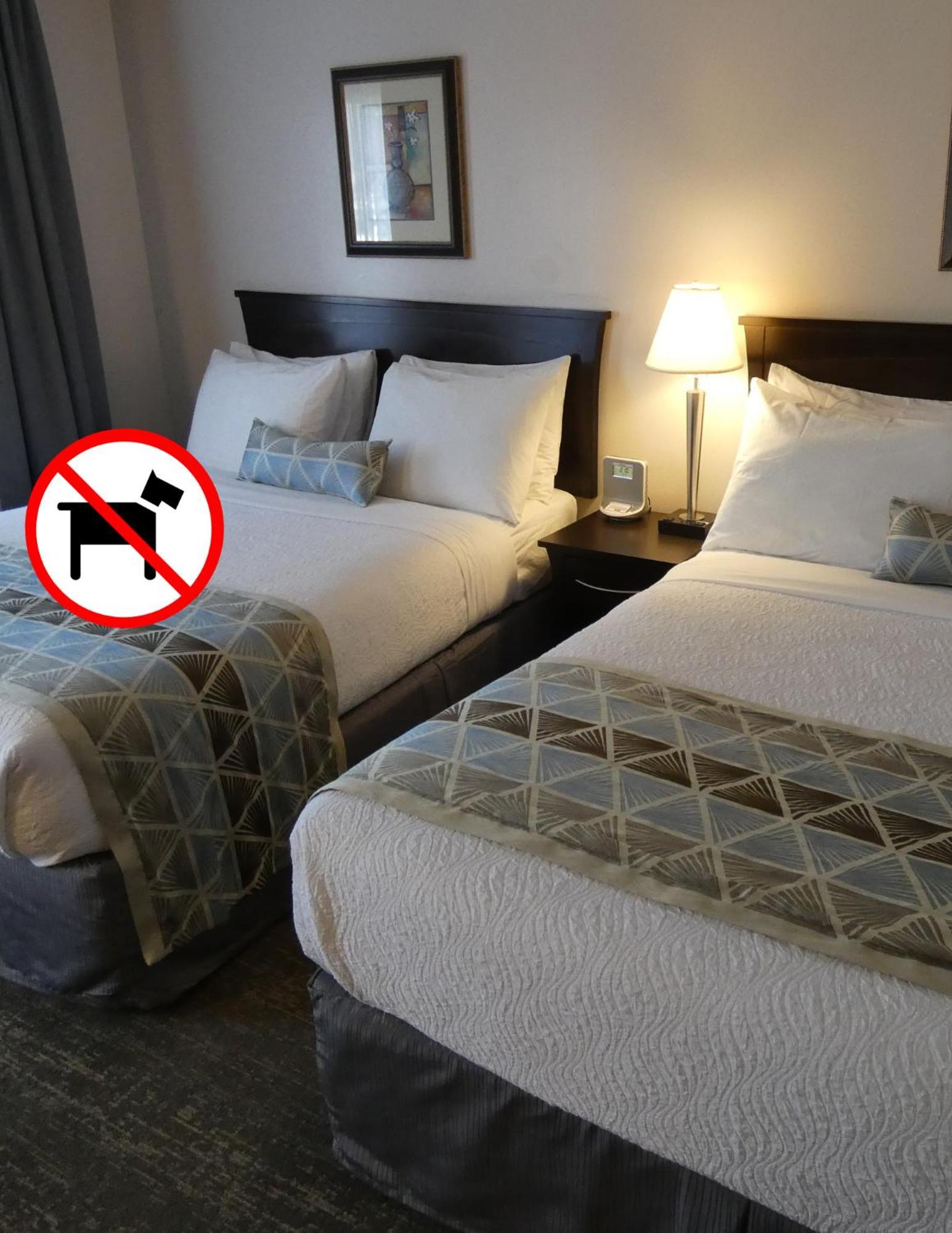 Inn Dilworth 2*