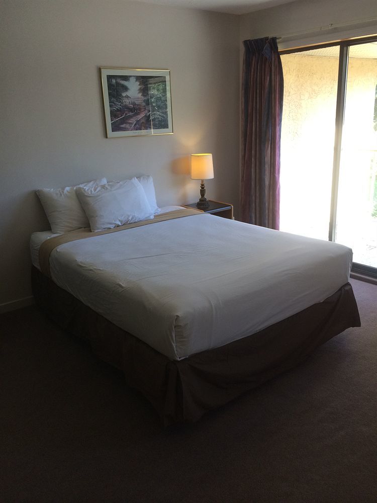 Inn Dilworth 2*